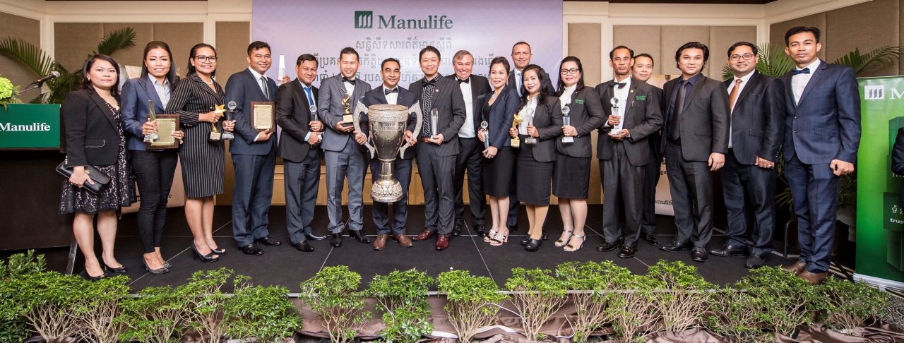 Manulife Cambodia honours top insurance advisors for 2017 achievements