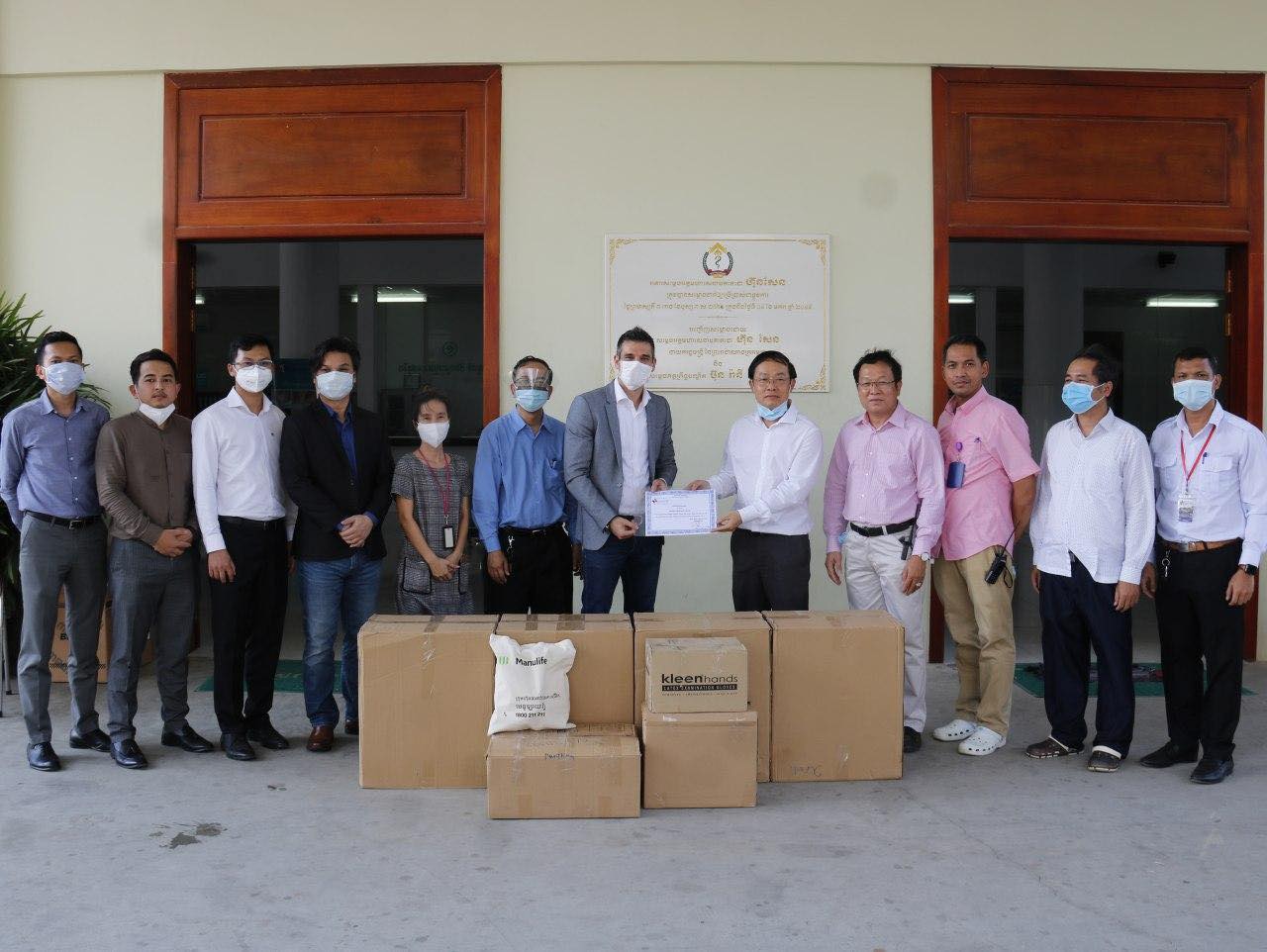 Manulife Cambodia donated 10,000 face masks and 1,000 hand sanitizers to Khmer-Soviet Friendship Hospital