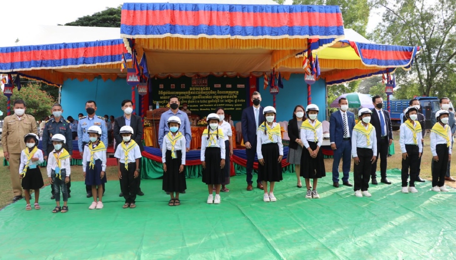 Manulife Cambodia and AIP Foundation provide road safety protection and education to Cambodia’s most vulnerable communities in Banteay Meanchey