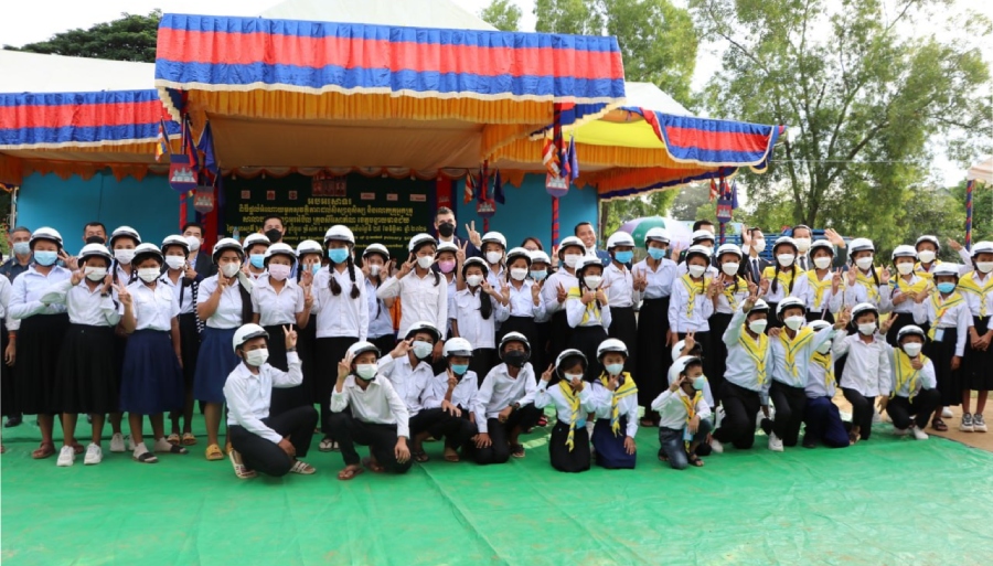 Manulife Cambodia and AIP Foundation provide road safety protection and education to Cambodia’s most vulnerable communities in Banteay Meanchey