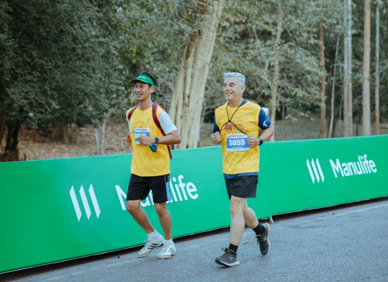 Manulife Cambodia sponsors Angkor Wat International Half Marathon for the 8th year