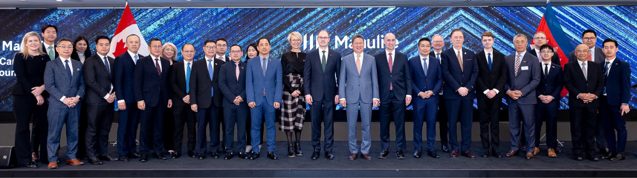 Cambodian Delegation Visits Manulife Global Headquarters