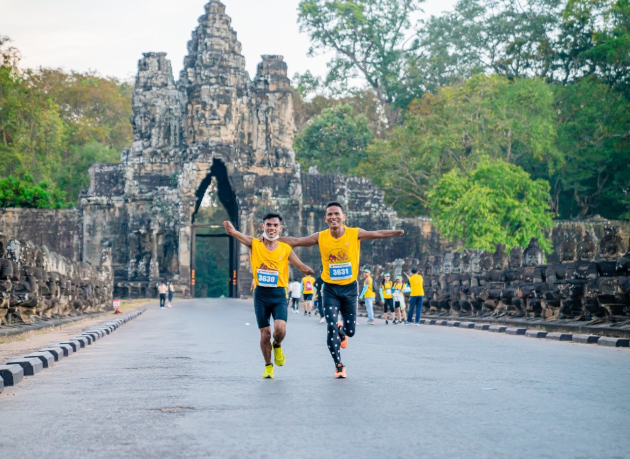 ក្រុមហ៊ុន មេនូឡាយហ្វ៍ ខេមបូឌា ​ឧបត្ថម្ភ​គាំទ្រ​ព្រឹត្តិការណ៍រត់ប្រណាំង អន្តរជាតិពាក់កណ្តាលម៉ារ៉ាតុង នៅអង្គរវត្ត ជាលើកទី ៨